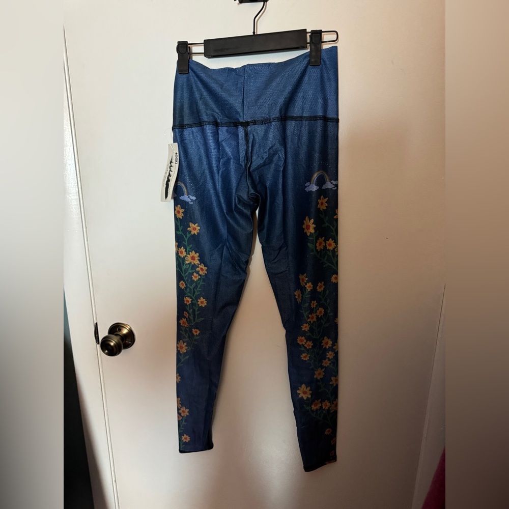 NWT Teeki Set of Leggings and crop Top XS/S - Picture 7 of 10